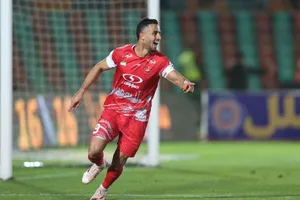 گل اول پرسپولیس به ذوب آهن توسط علیپور