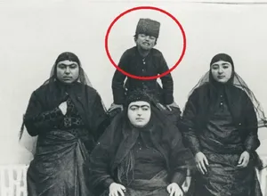 «ملیجک» 35 سال بعد از مرگ ناصرالدین شاه در کنار همسر و فرزندش (عکس)