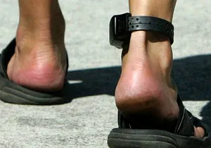 بازداشت دزد با پابند روی پا، حین سرقت در دماوند