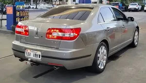 لینکلن MKZ مدل ۲۰۰۸؛ سدان آمریکایی که با چراغ های بسیار بزرگش شناخته می شد (+عکس)
